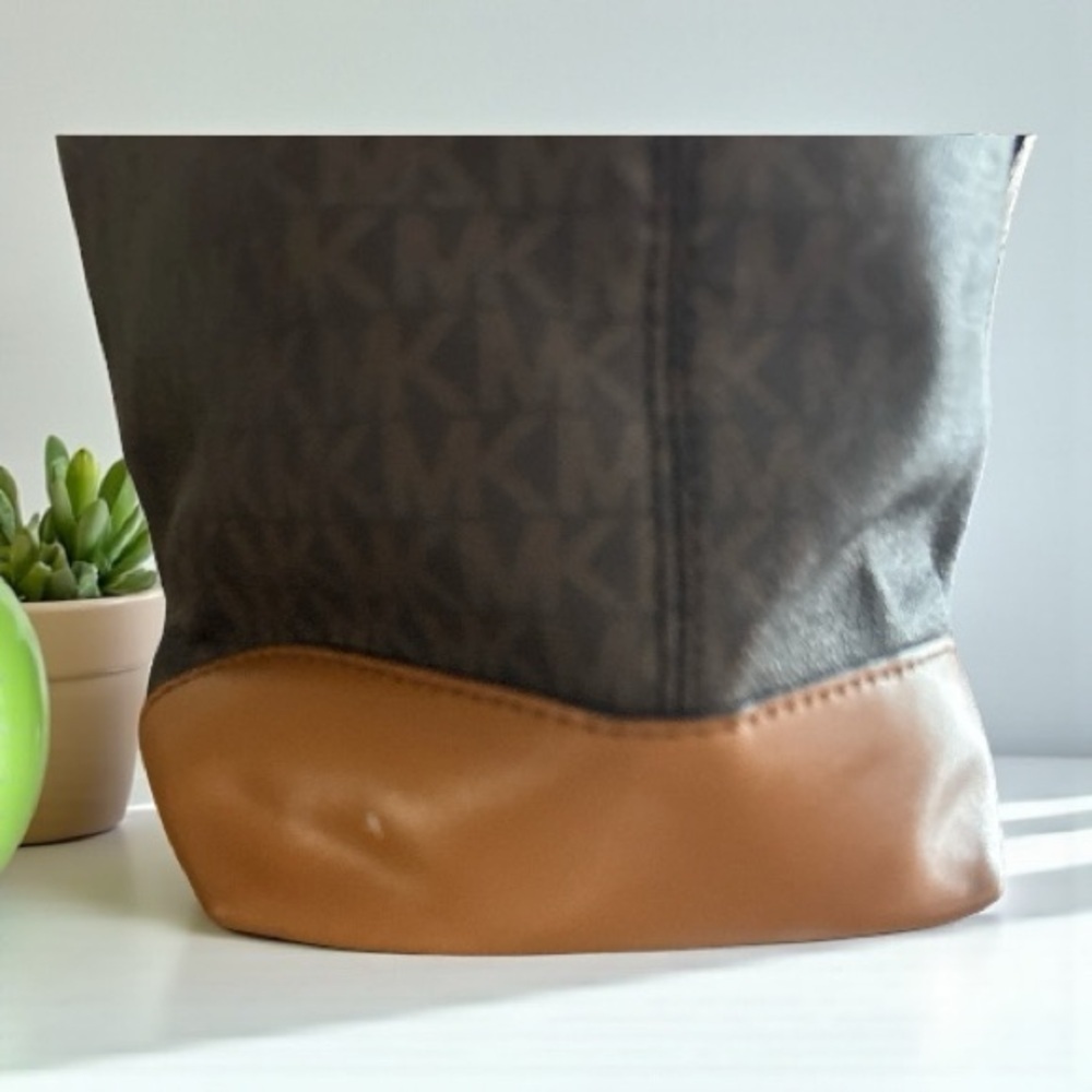 Michael Kors Charcoal and Camel Tote - Picture 4 of 8